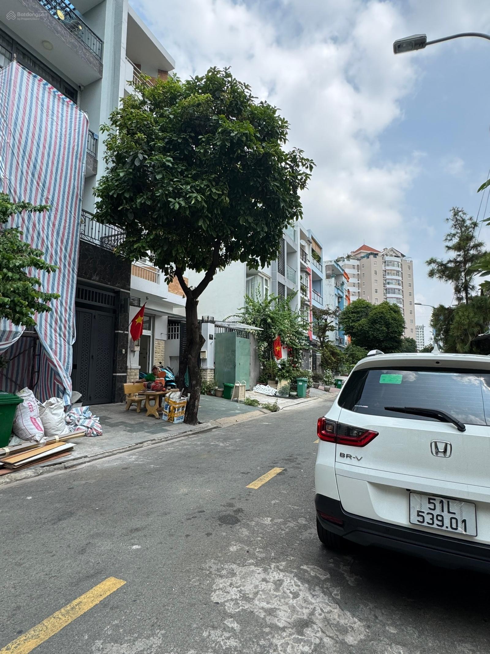 Giảm 2tỷ về 23tỷ bán gấp Nhà Đẹp 105m2 khu Compound kế Thảo Điền nhà ga Metro số 1 Quận 2 phù hợp ở