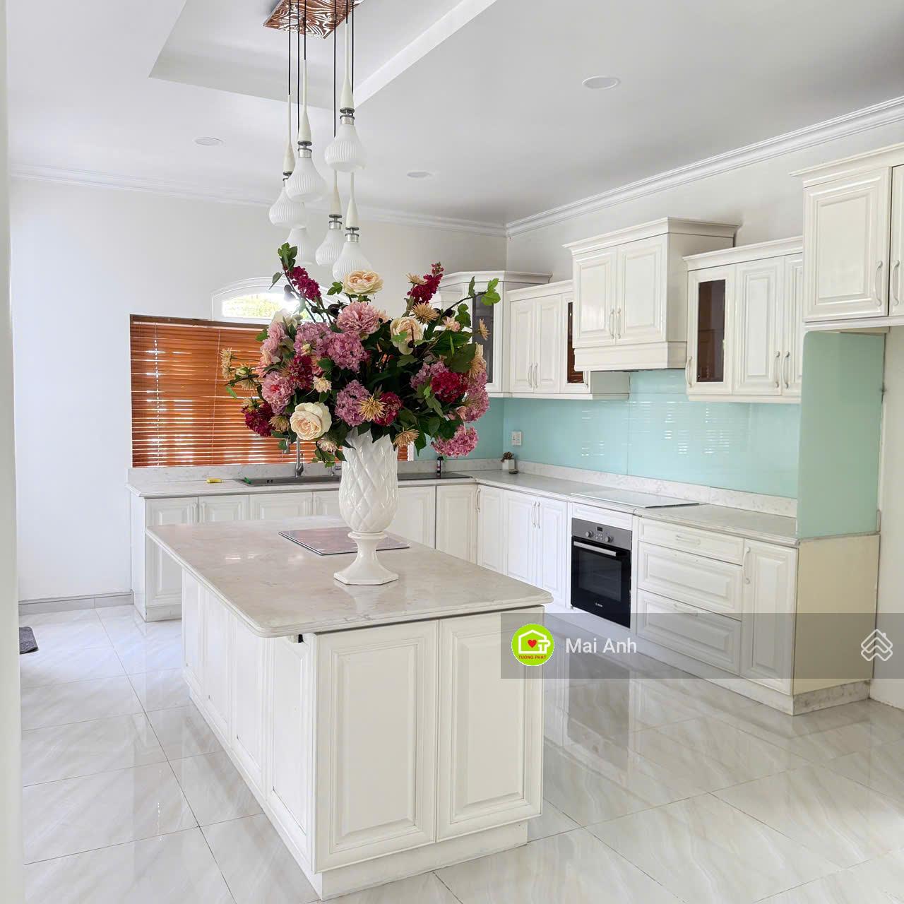 Cho thuê biệt thự Lan Anh Village. Căn góc view Landmark đẹp - 20x20m. Giá 85 triệu/tháng