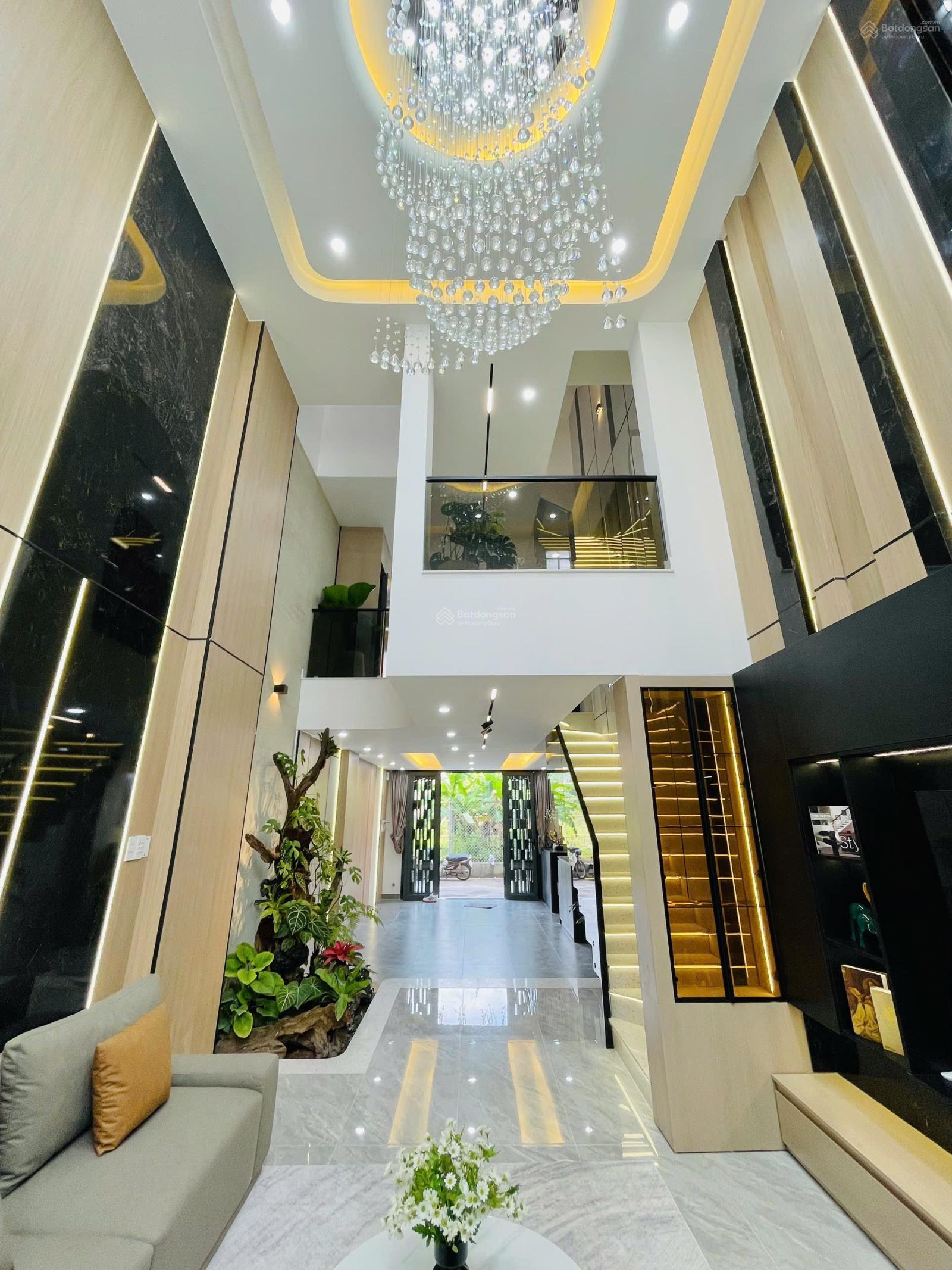 NHÀ PHỐ XÂY MỚI NỀN NÓNG KIÊN CỐ - ĐƯỜNG 6m Ô TÔ Gần UB Chợ TH - Mua Và Về Đón Tết Thôi ạ