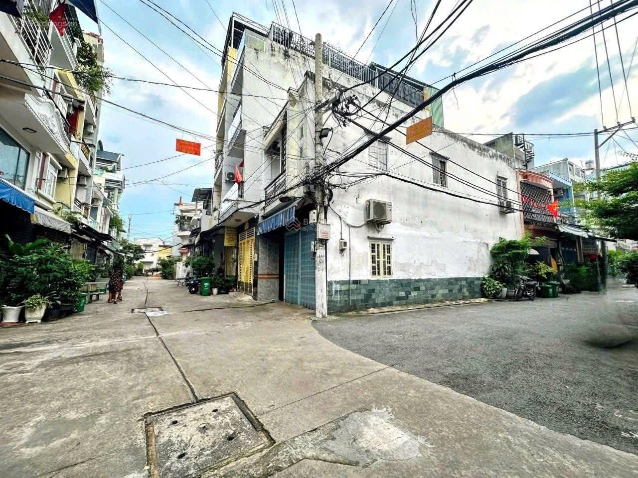 Hương Lộ 2 - 4.5 x 9m - 2 tầng. Hẻm 8m, tiện xây mới 3.85 tỷ Hương Lộ 2 - 4.5 x 9m - 2 tầng. Hẻm 8m, tiện xây mới 3.85 tỷ