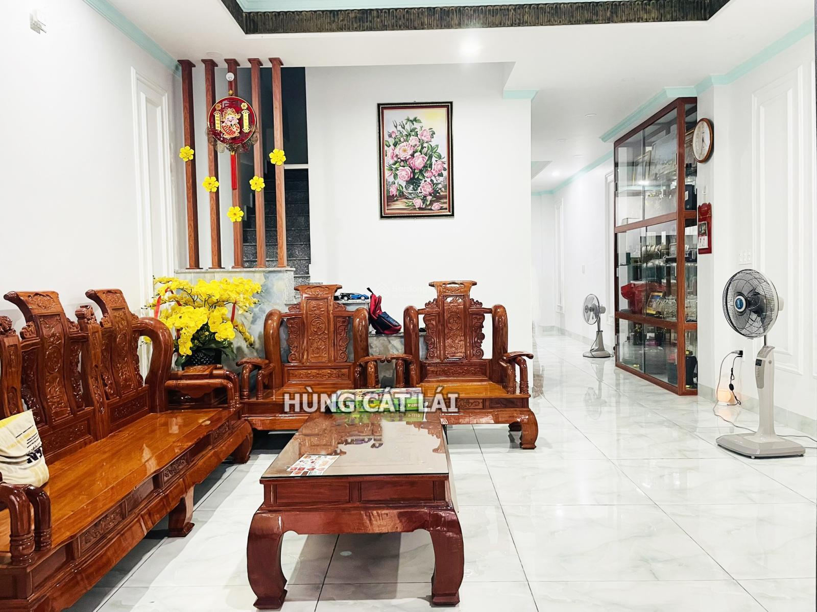 Bán nhà KDC Ninh Giang, 88.3m2, 1 Trệt 3 Lầu, Có thang máy, 4 PN, Tặng nội thất gỗ, Giá 9.85 tỷ