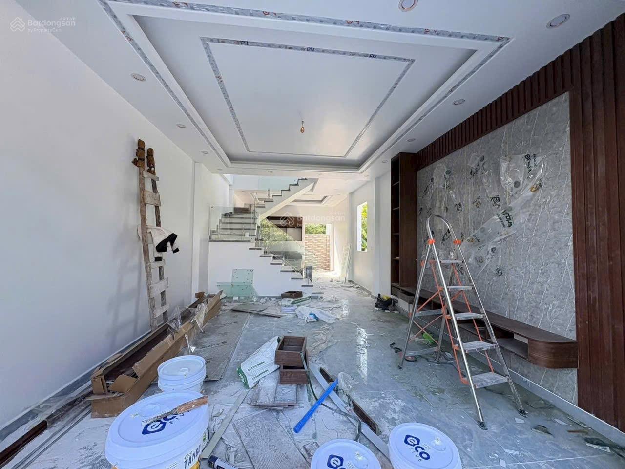 3 tầng hiện đại, ô tô ra vào Gần Hoàng Huy An Đồng