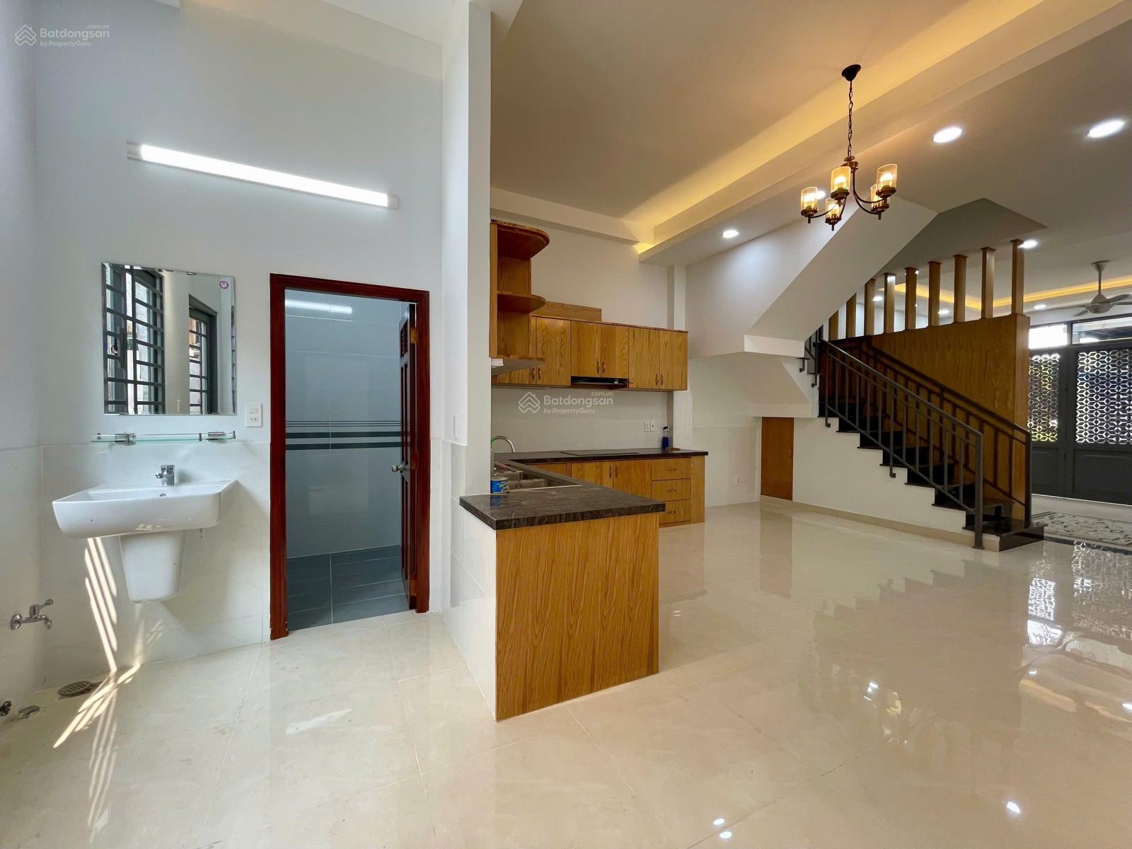 [15tr/tháng] cho thuê giá rẻ nhà mới xây 03 tầng hẻm 824 HTP, P. Tân Phú, Q7 kề PMH