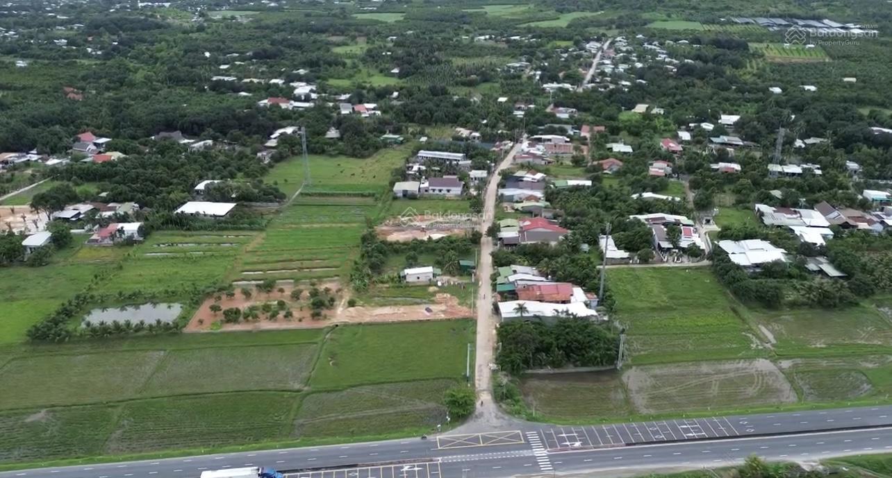 999tr lô đất sẵn sổ full thổ cư sát Quốc lộ 1A Cam Lâm, nằm trong đại dự án Vingroup 999tr lô đất sẵn sổ full thổ cư sát Quốc lộ 1A Cam Lâm, nằm trong đại dự án Vingroup