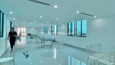 Chính chủ cho thuê Văn Phòng diện tích 180m; 360m; 640m2 Giá thuê 35tr, 80tr/tháng, nhà mới 100%