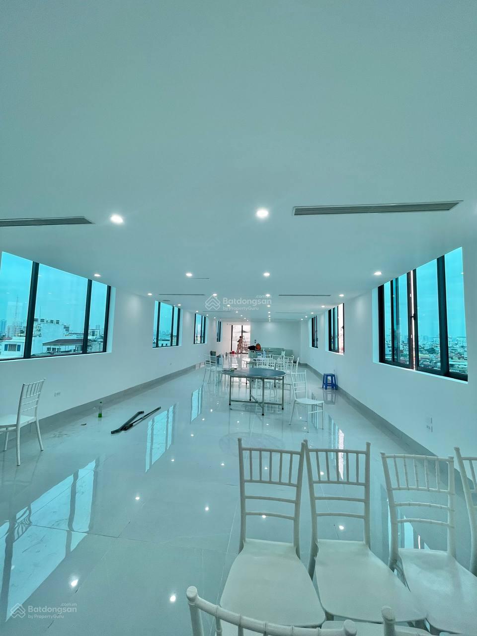 Chính chủ cho thuê Văn Phòng diện tích 180m; 360m; 640m2 Giá thuê 35tr, 80tr/tháng, nhà mới 100% Chính chủ cho thuê Văn Phòng diện tích 180m; 360m; 640m2 Giá thuê 35tr, 80tr/tháng, nhà mới 100%