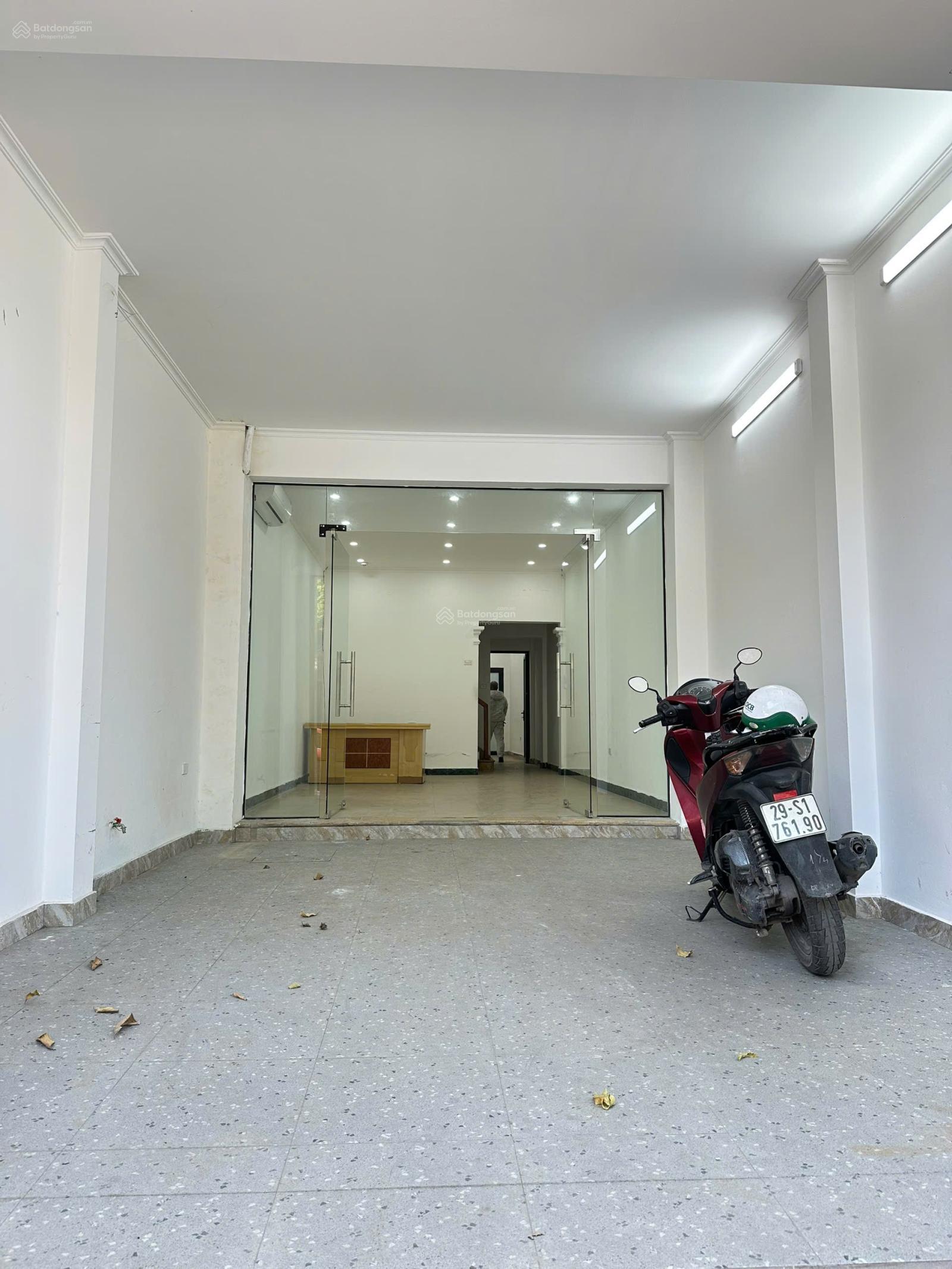 Cho thuê nhà riêng ngõ phố Trung Kính,Cầu Giấy.Dt 95m*5T*Mt 5m. giá 38tr/th