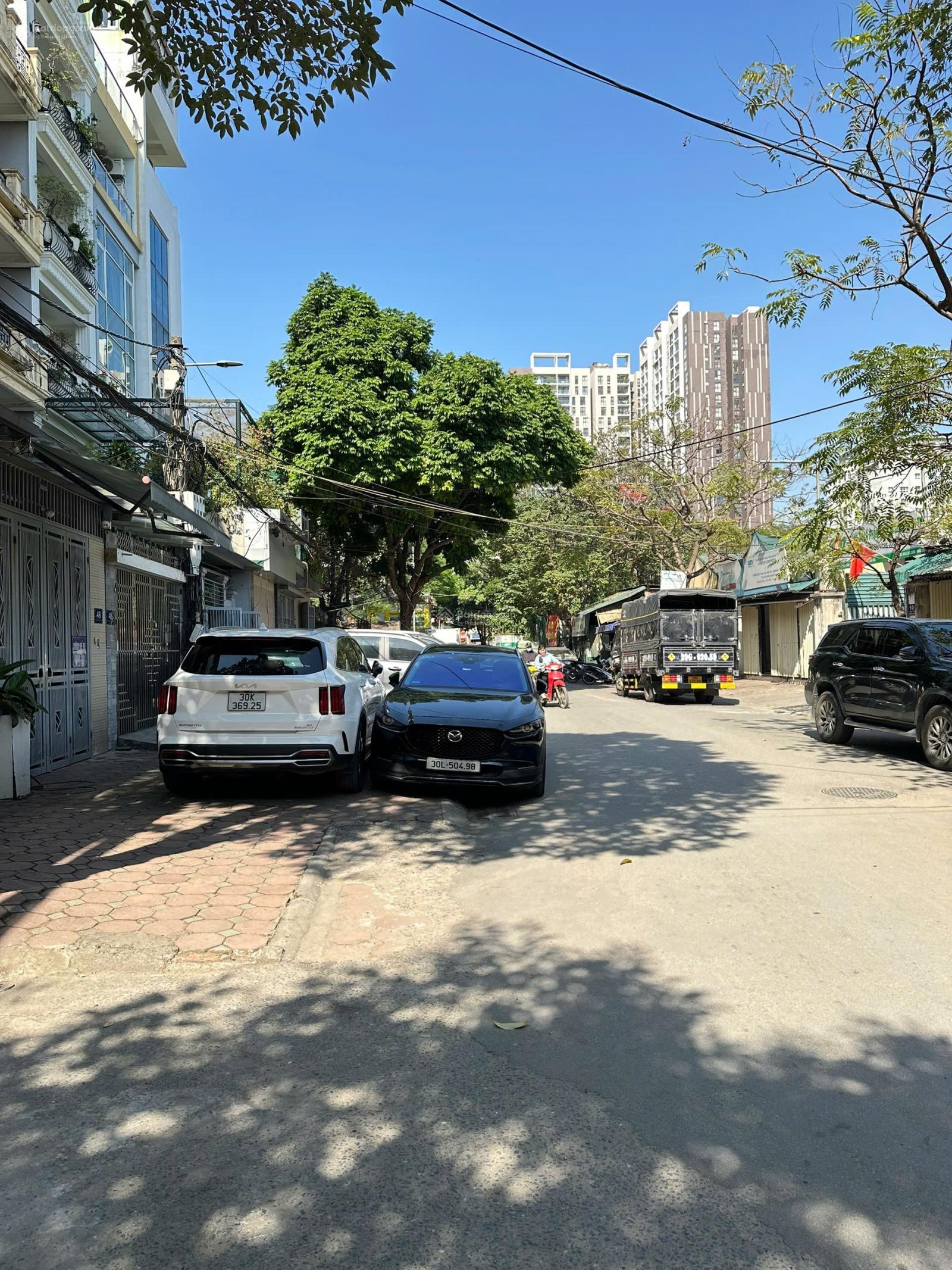 Cho thuê nhà riêng ngõ phố Trung Kính,Cầu Giấy.Dt 95m*5T*Mt 5m. giá 38tr/th