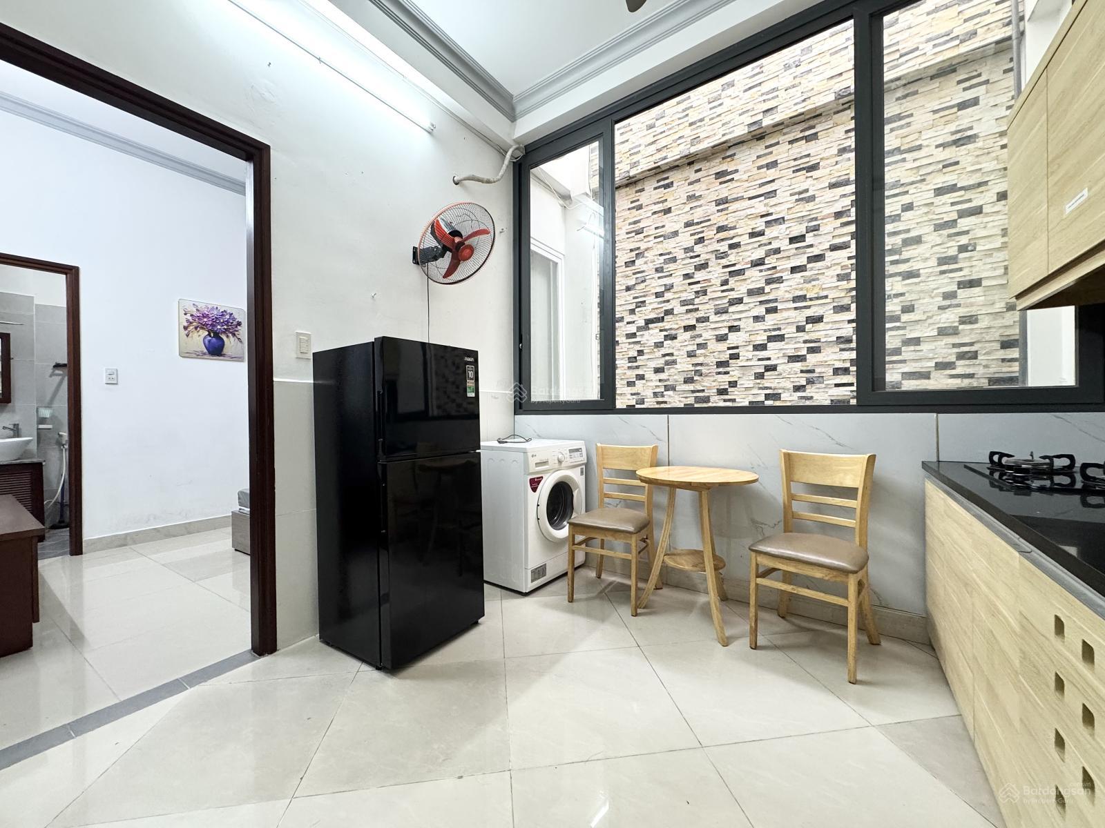 Căn hộ 1PN full NT rộng 35m2, máy giặt riêng, thang máy, gần vòng xoay Lý Thái Tổ & ĐH UEH