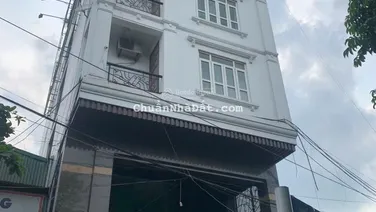 Bán toà nhà văn phòng vừa ở vừa kinh doanh sát cầu Thanh Trì, Cự Khối, Long Biên