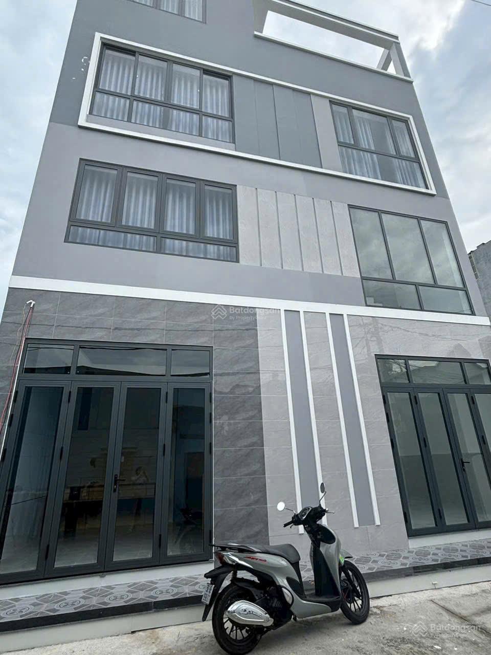 Bán gấp nhà hẻm 43 đường 102, Phường Tăng Nhơn Phú A, quận 9, giá tốt chốt nhanh trong tuần