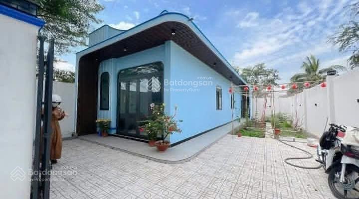 Giảm 300 triệu cần bán gấp căn nhà vườn sẵn nội thất ngay chợ Phú Lạc -Trịnh Quang Nghị - 1,38 TỶ