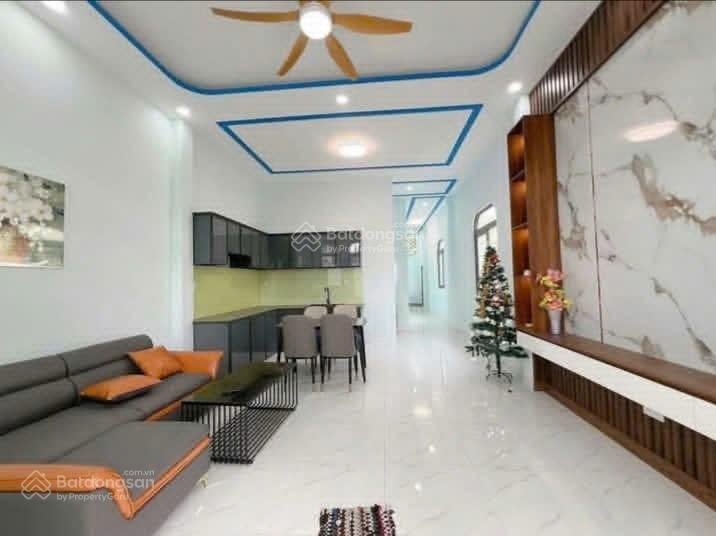 Giảm 300 triệu cần bán gấp căn nhà vườn sẵn nội thất ngay chợ Phú Lạc -Trịnh Quang Nghị - 1,38 TỶ