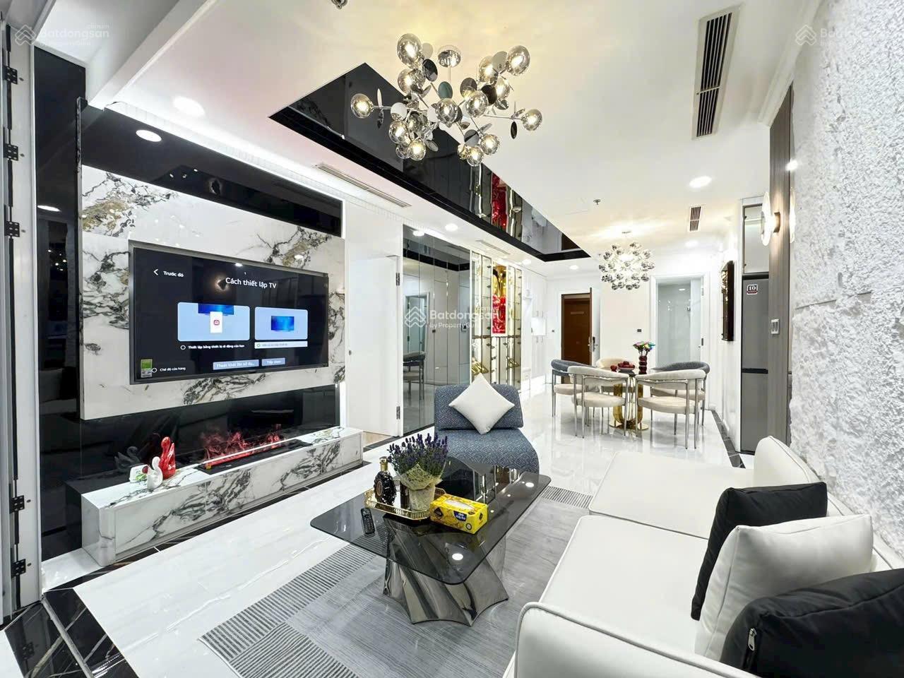 Cho thuê chung cư Oriental Plaza - Tân Phú DT: 106m2, 3PN, 3WC. Giá: 13 triệu, Lh: 0899 552 ***