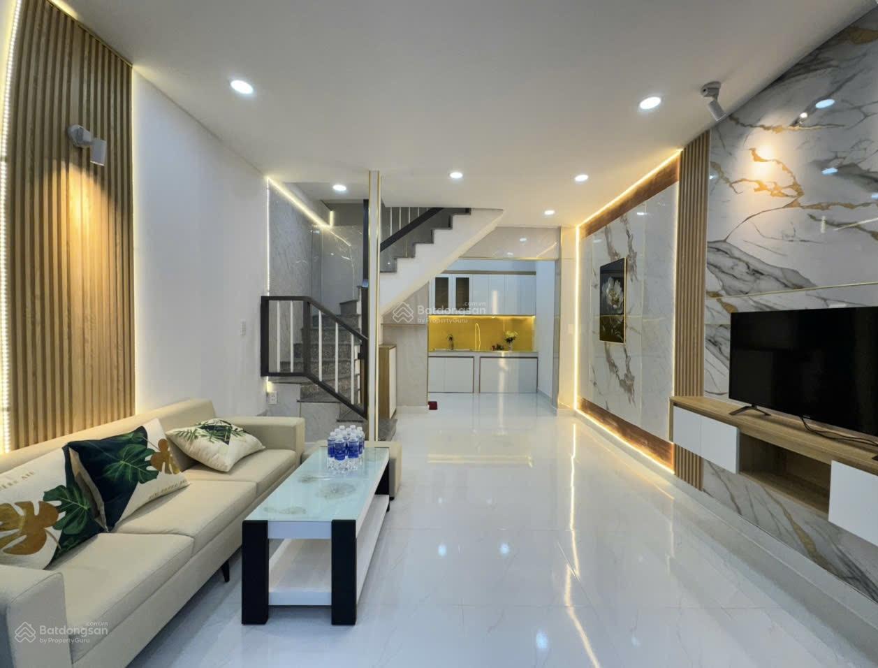 Vị trí rất hiếm - nhà ngang 4m - cạnh Bình Thạnh - Phú Nhuận - giáp sân bay - đường Phạm Ngũ Lão