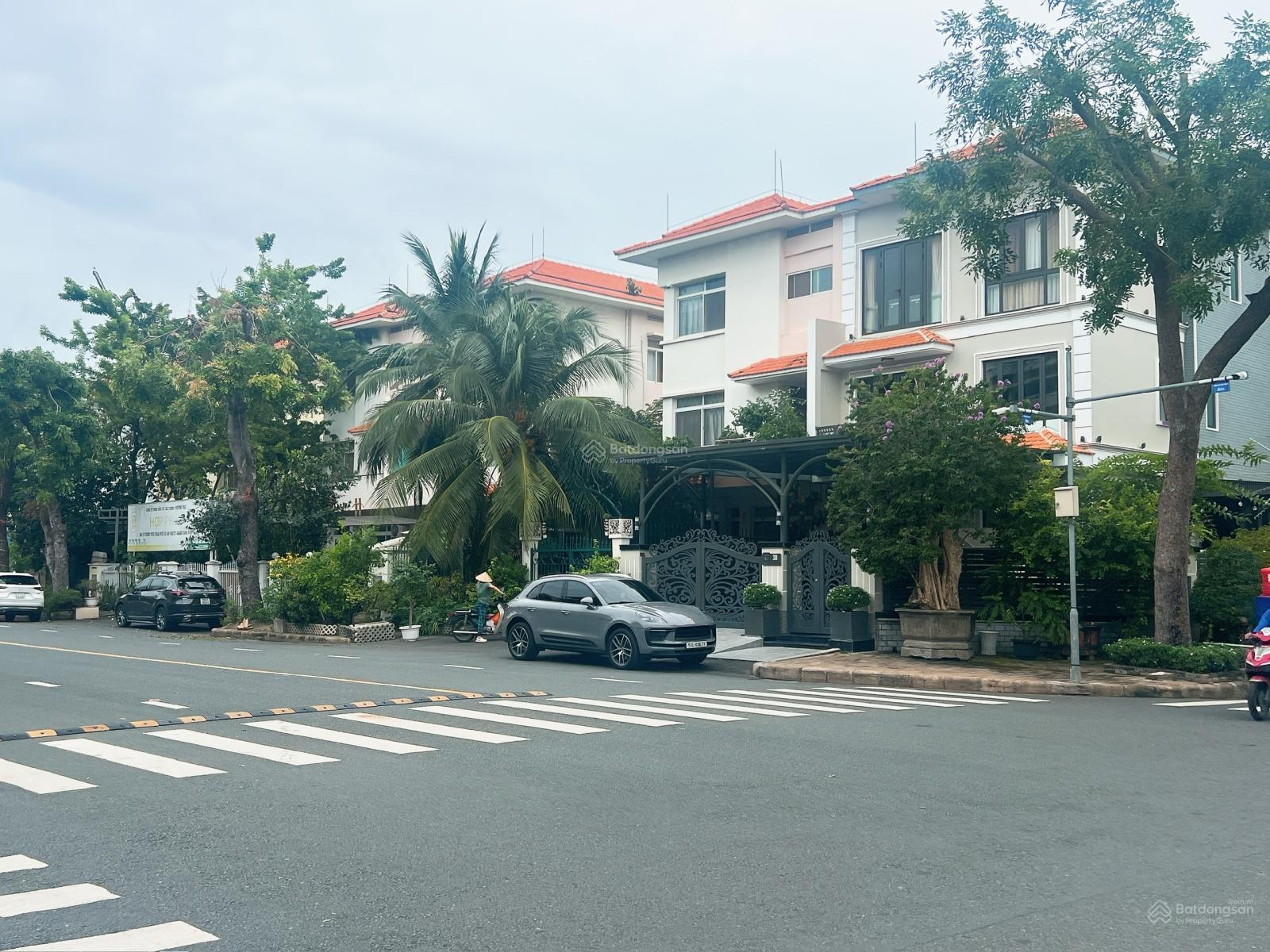 Bán nhà biệt thự song lập khu cảnh đồi,mặt tiền đường lớn 17m,phú mỹ hưng , quận 7, giá:79 tỷ