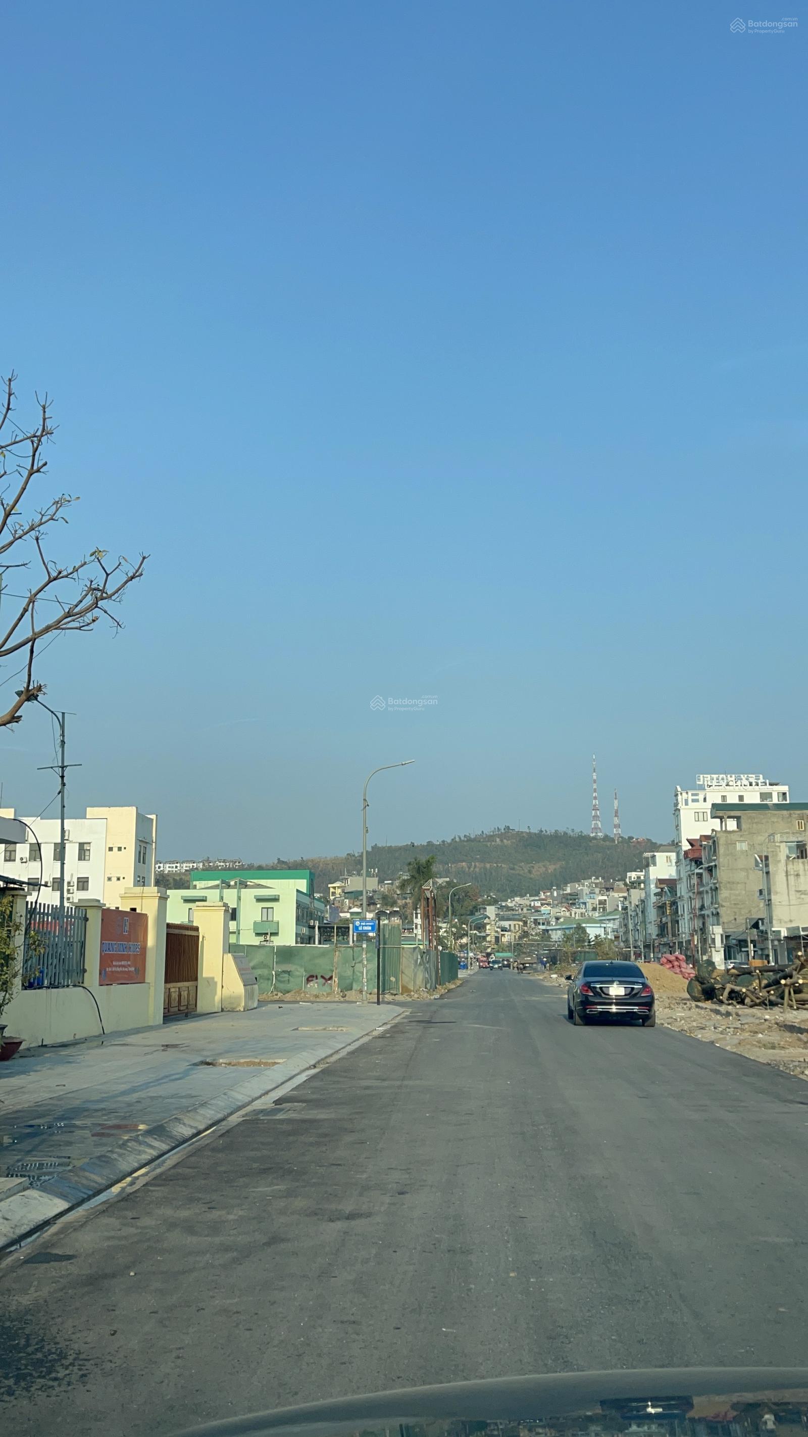 Chính chủ gửi bán ô đất biệt thự 350m2 trung tâm cột 8 gần bãi tắm Hòn Gai