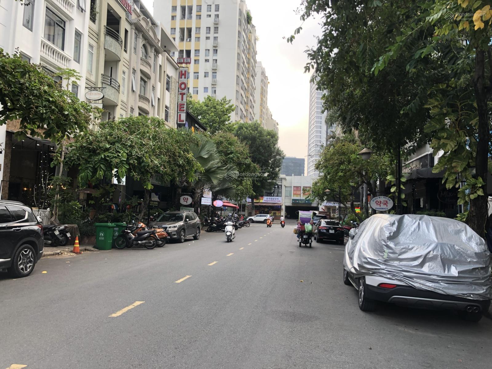 Bán 02 lô đất liền kề khu Cảnh Đồi, Phú Mỹ Hưng, Quận 7, DT đất: 12*18,5m giá: 59 tỷ. 0902 949 ***