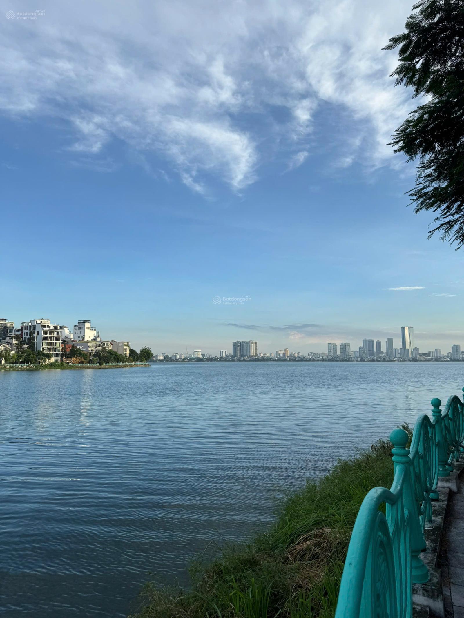 Chính chủ cần bán nhà đẹp ngõ 35 Đặng Thai Mai, gần hồ Tây, nhà hát opera, ngõ ô tô tránh Chính chủ cần bán nhà đẹp ngõ 35 Đặng Thai Mai, gần hồ Tây, nhà hát opera, ngõ ô tô tránh