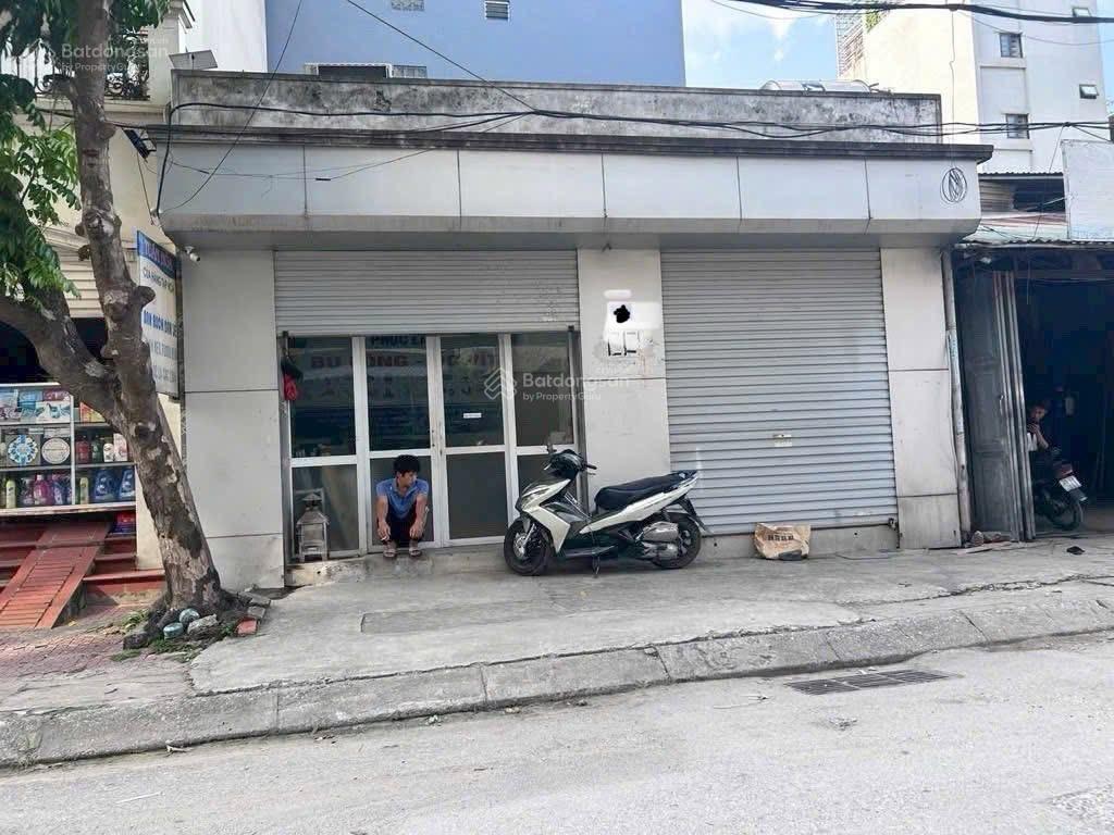 Em cần bán mảnh đất 52m2 MT 7m vỉa hè hai bên rộng 4m toạ lạc tại đường Giải Phóng - Hoàng Mai