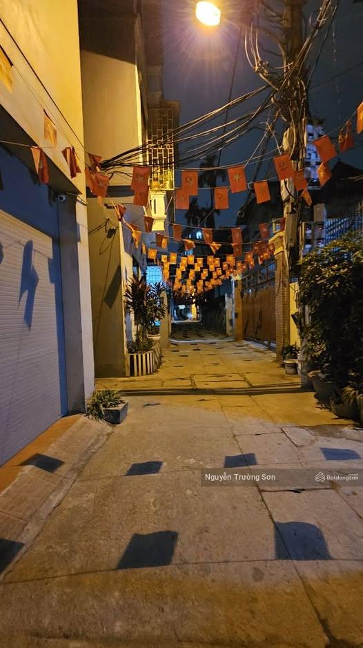 Nhà 6 tầng thang máy ô tô kinh doanh, view hồ Linh Đàm