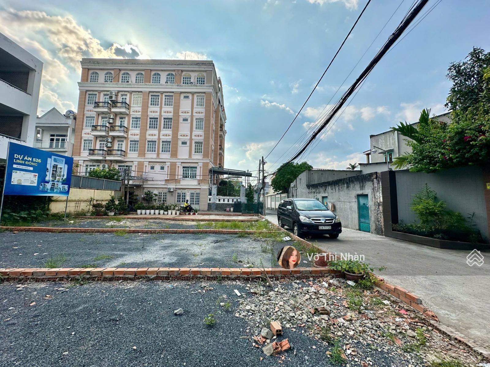 6.7 TỶ- HIẾM - ĐẤT HẺM XE TẢI PHẠM VĂN ĐỒNG - 20M RA ĐƯỜNG LỚN - XÂY 4 TẦNG + LỬNG - Dt 5.5 * 13M