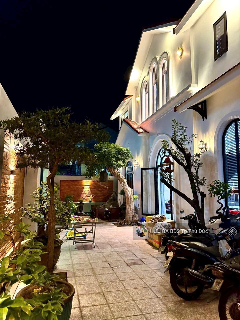 Bán biệt thự sân vườn + nghỉ dưỡng 2MT kiến trúc đẹp nhất khu vực diện tích đất 374,1m2 giá 13.8 tỷ Bán biệt thự sân vườn + nghỉ dưỡng 2MT kiến trúc đẹp nhất khu vực diện tích đất 374,1m2 giá 13.8 tỷ