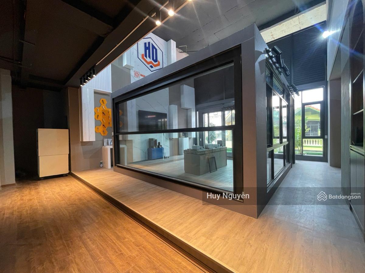 DT 2.5 tỷ Mt 16m Toà VP đẳng cấp 2 thang máy Lạc Long Quân, Võng Thị 290m 8T 168 tỷ(TL) 0982 880 *** DT 2.5 tỷ Mt 16m Toà VP đẳng cấp 2 thang máy Lạc Long Quân, Võng Thị 290m 8T 168 tỷ(TL) 0982 880 ***