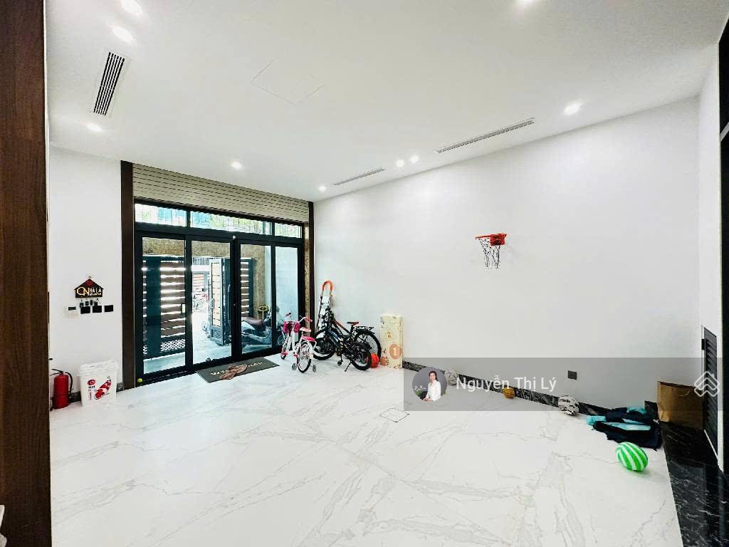 Chính chủ cần bán CHCC Phú Diễn phân lô vỉa hè ôtô 3 làn 2 thoáng 7T thang máy (ITL305032)