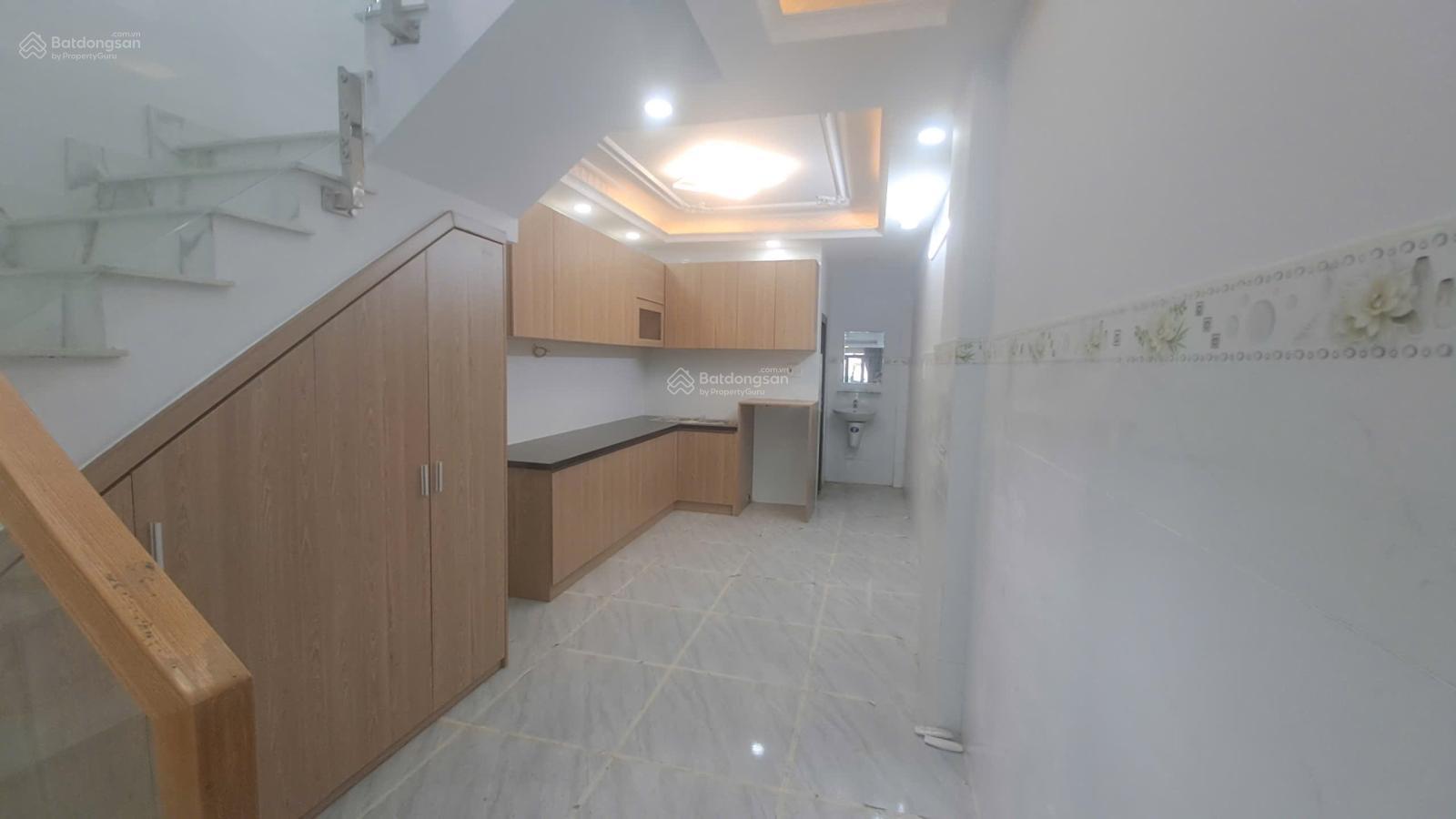 Bán nhà hẻm xe hơi gần trường học Nguyễn Hữu Thọ, Quận 7