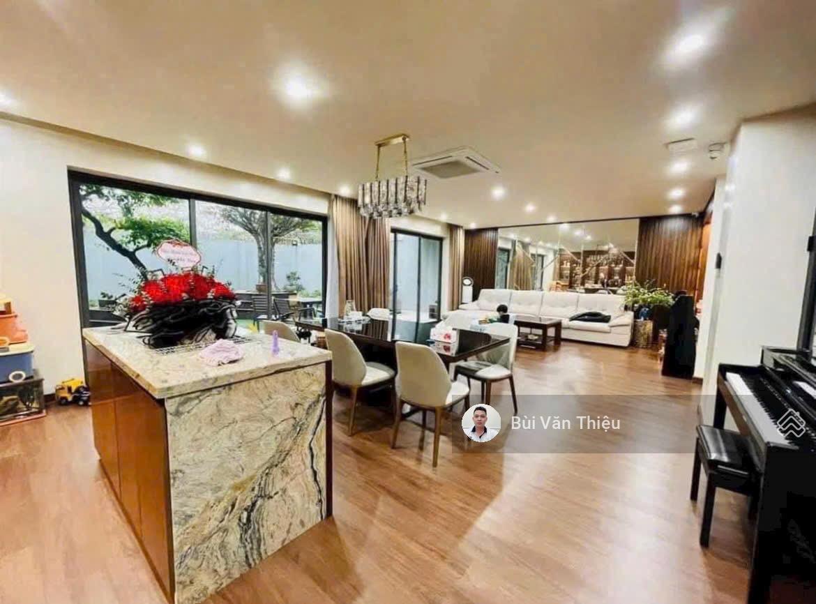 Bán nhà 4 tầng mặt đường Cát Cụt , Lê Chân