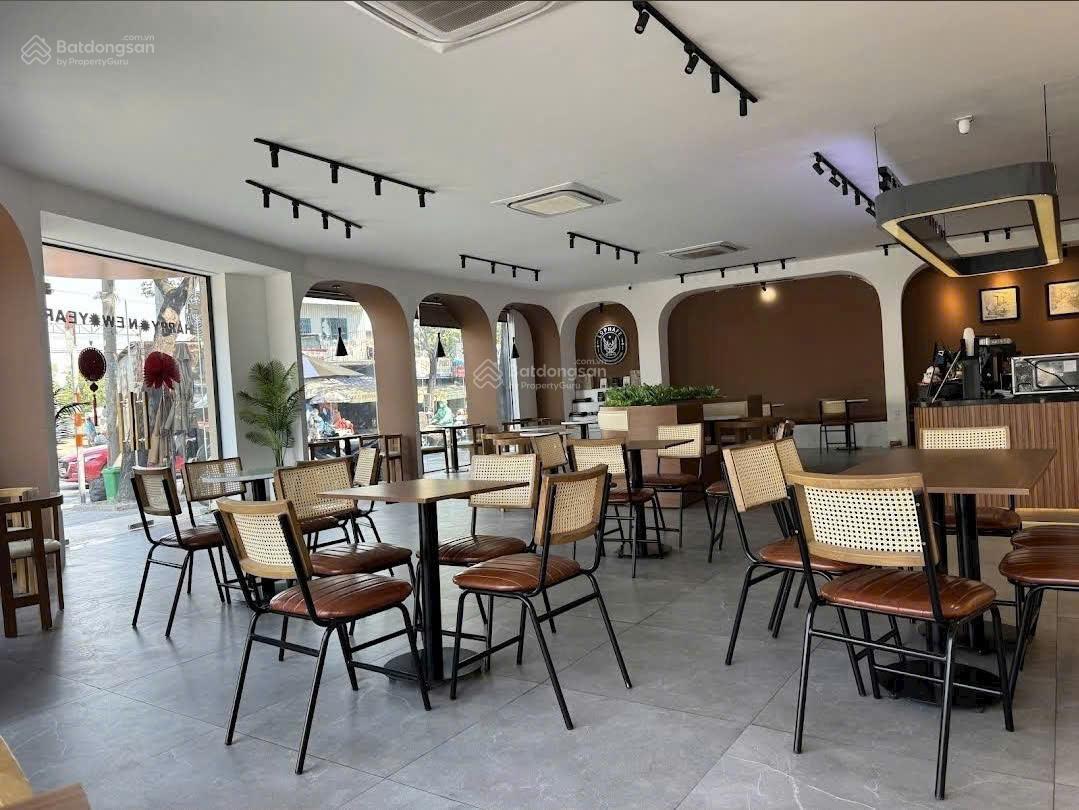 Bán gấp mặt tiền Hậu Giang P6 Quận 6, DT 7 x18m, kết cấu 6 tầng, giá bán chỉ 65 tỷ Bán gấp mặt tiền Hậu Giang P6 Quận 6, DT 7 x18m, kết cấu 6 tầng, giá bán chỉ 65 tỷ