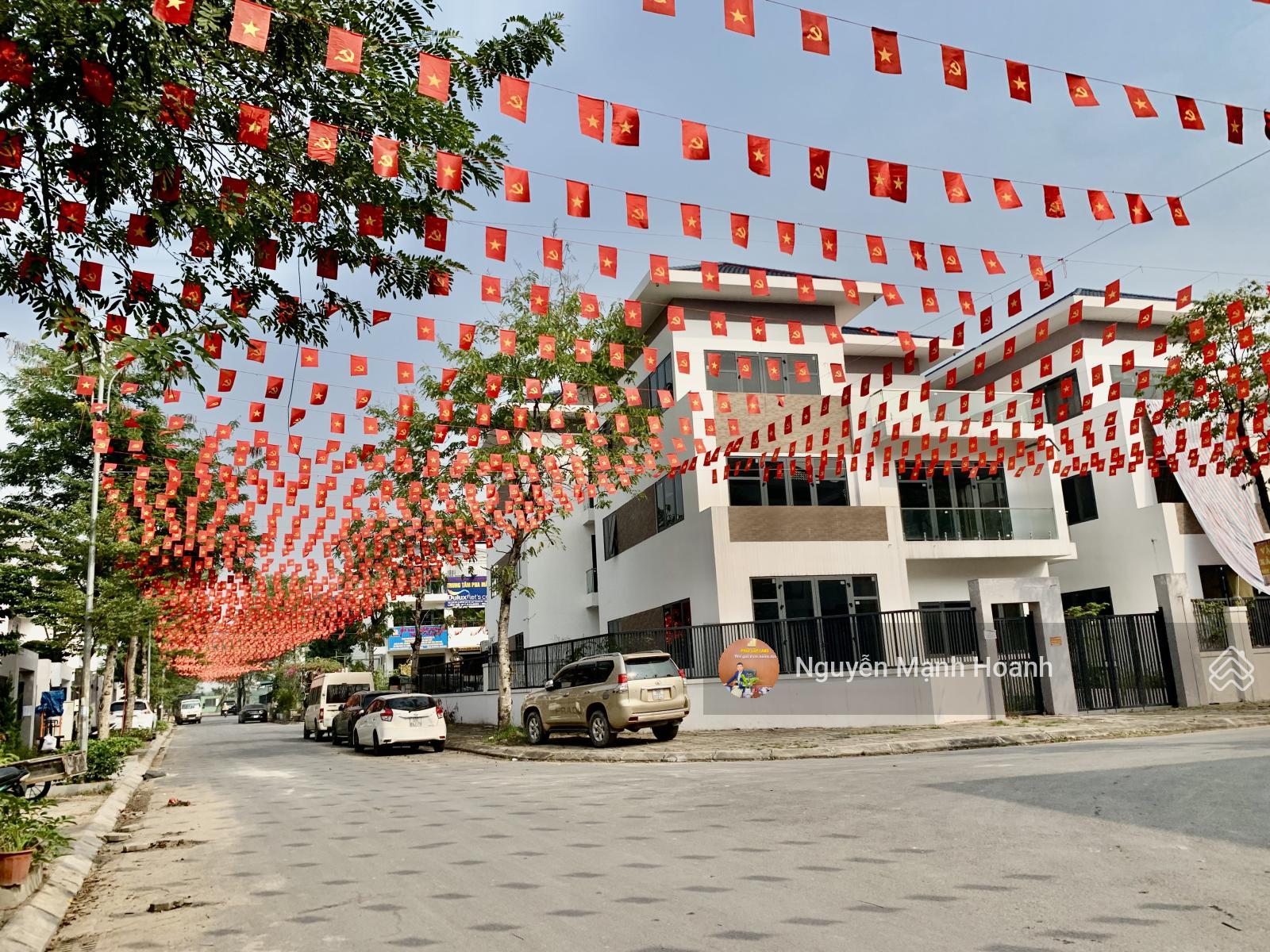 Bán nhà liền kề KĐT Thanh Hà 100m2, 5 tầng, chỉ 14.5 tỷ, mặt tiền 5m, kinh doanh sầm uất