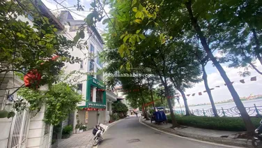 Mặt phố Vệ Hồ, phố bao quanh Hồ Tây 366m2 - 460 tỷ - 4 tầng, mặt tiền 11m - view trực diện Hồ Tây