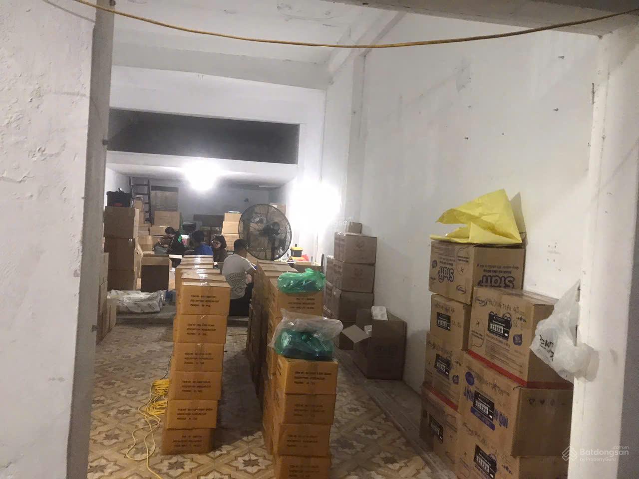 Cho thuê 02 kho thông sàn đẹp DT : 140m2, và 50m2 mặt phố Minh Khai bảo vệ 24/24. ,14tr, và 5tr