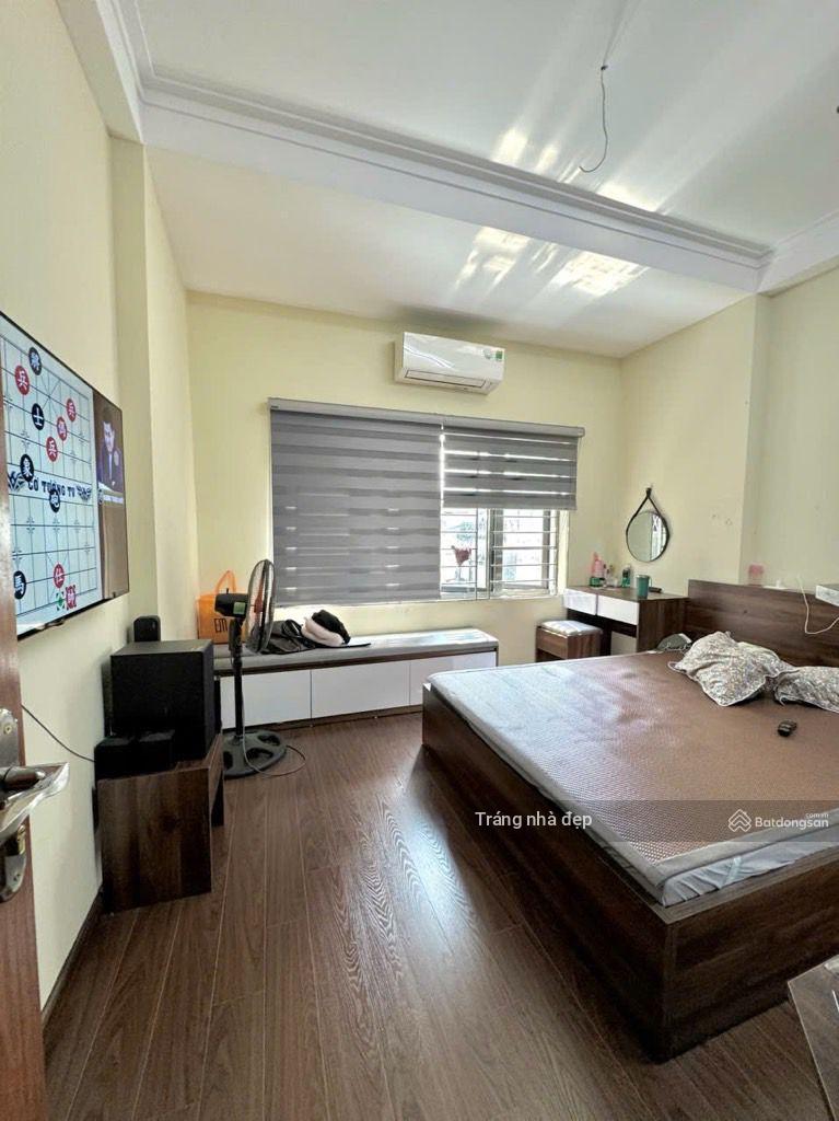 Bán nhà mễ trì hạ từ liêm, ngõ thông ô tô 4 chỗ qua nhà, gần phố- 36mx5 tầng- chỉ 8 tỷ