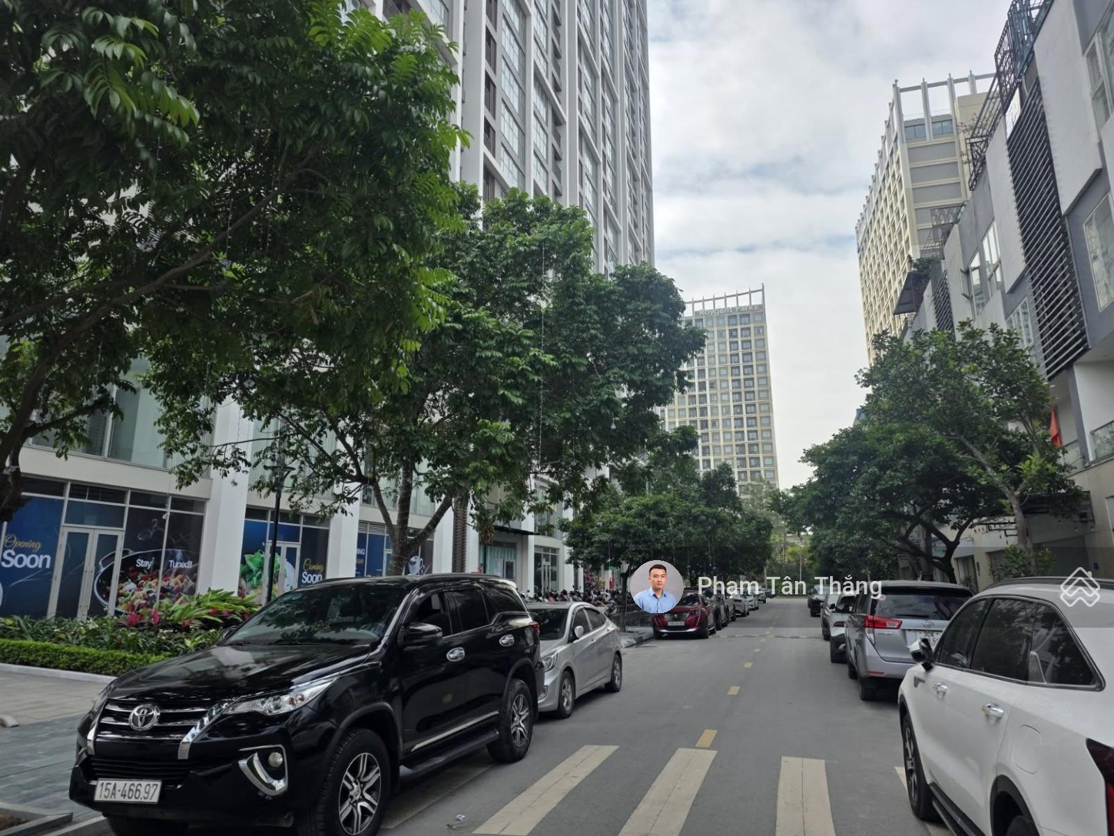 Bán căn nhà 2 mặt tiền trước, sau. Trong khu đô thị Waterfront, sát chân 3 tòa chung cư của Nhật