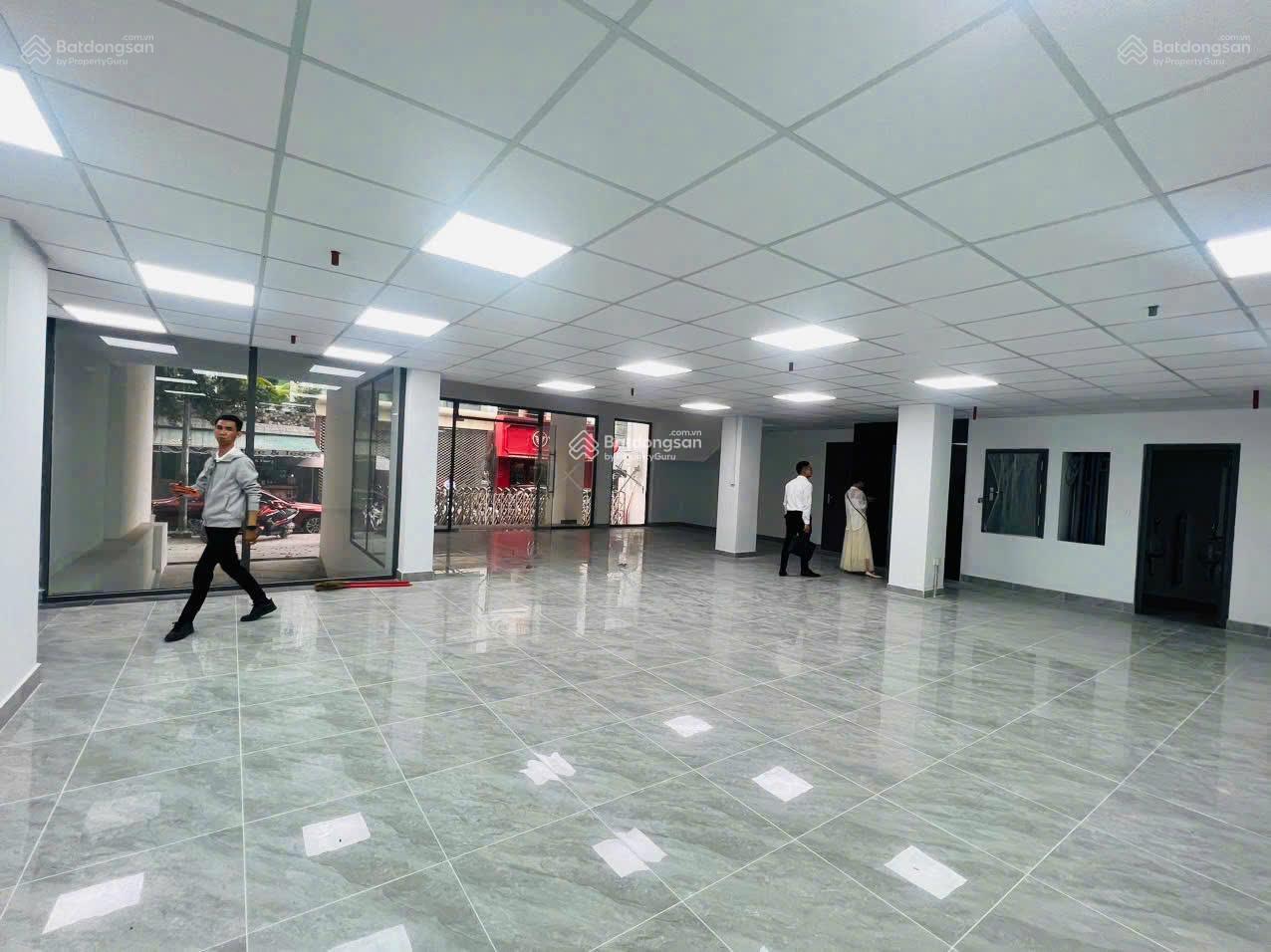 CTXD: 2H9T - Mặt tiền Hoàng Hoa Thám, Quận Bình Thạnh - DT: 14x30m - Giá chỉ 90 Tỷ CTXD: 2H9T - Mặt tiền Hoàng Hoa Thám, Quận Bình Thạnh - DT: 14x30m - Giá chỉ 90 Tỷ