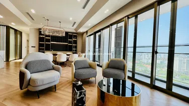 Bán nhanh Penthouse M8 vip PMH, 1 sàn DT 307m2, view toàn thành phố, bán được cho người nước ngoài