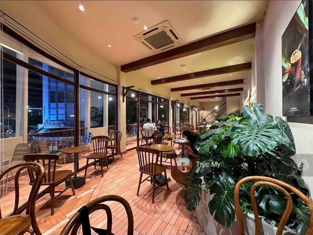 Cho thuê Biệt Thự Góc 3 Mặt Tiền Nguyễn Văn Trỗi Phú Nhuận Khu Ngân hàng sầm uất Cho thuê Biệt Thự Góc 3 Mặt Tiền Nguyễn Văn Trỗi Phú Nhuận Khu Ngân hàng sầm uất