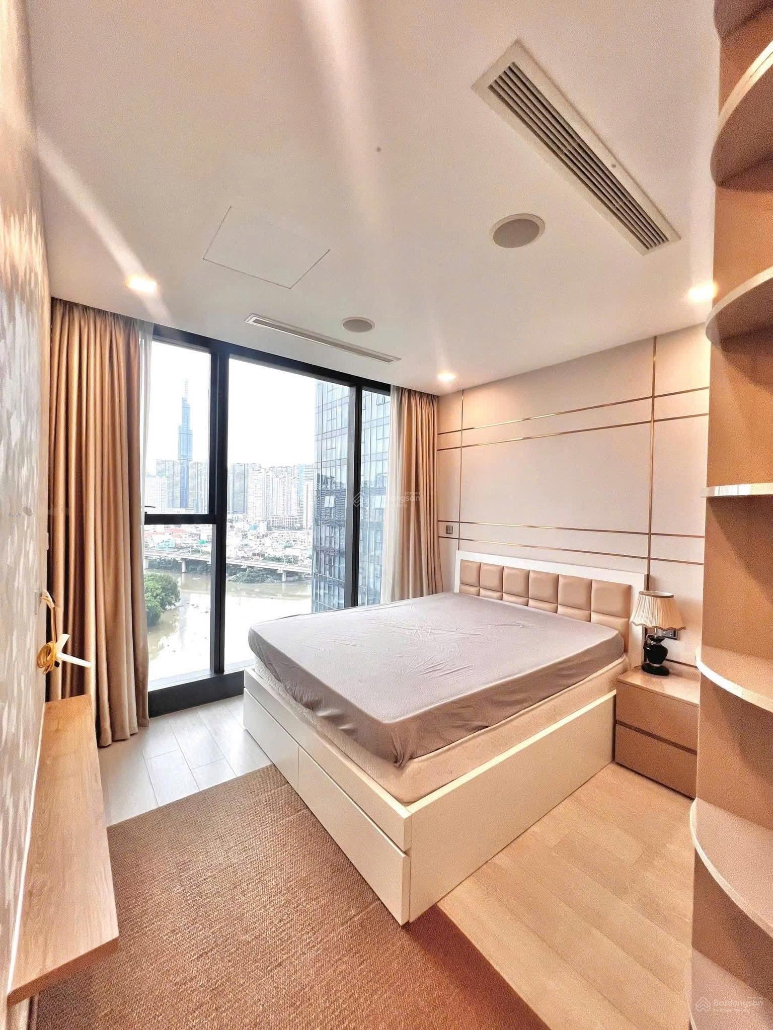 Cho thuê căn hộ Vinhomes Golden River Ba Son, 26 triệu/th, 72 m2, 2PN, 2WC, đầy đủ tiện ích Cho thuê căn hộ Vinhomes Golden River Ba Son, 26 triệu/th, 72 m2, 2PN, 2WC, đầy đủ tiện ích