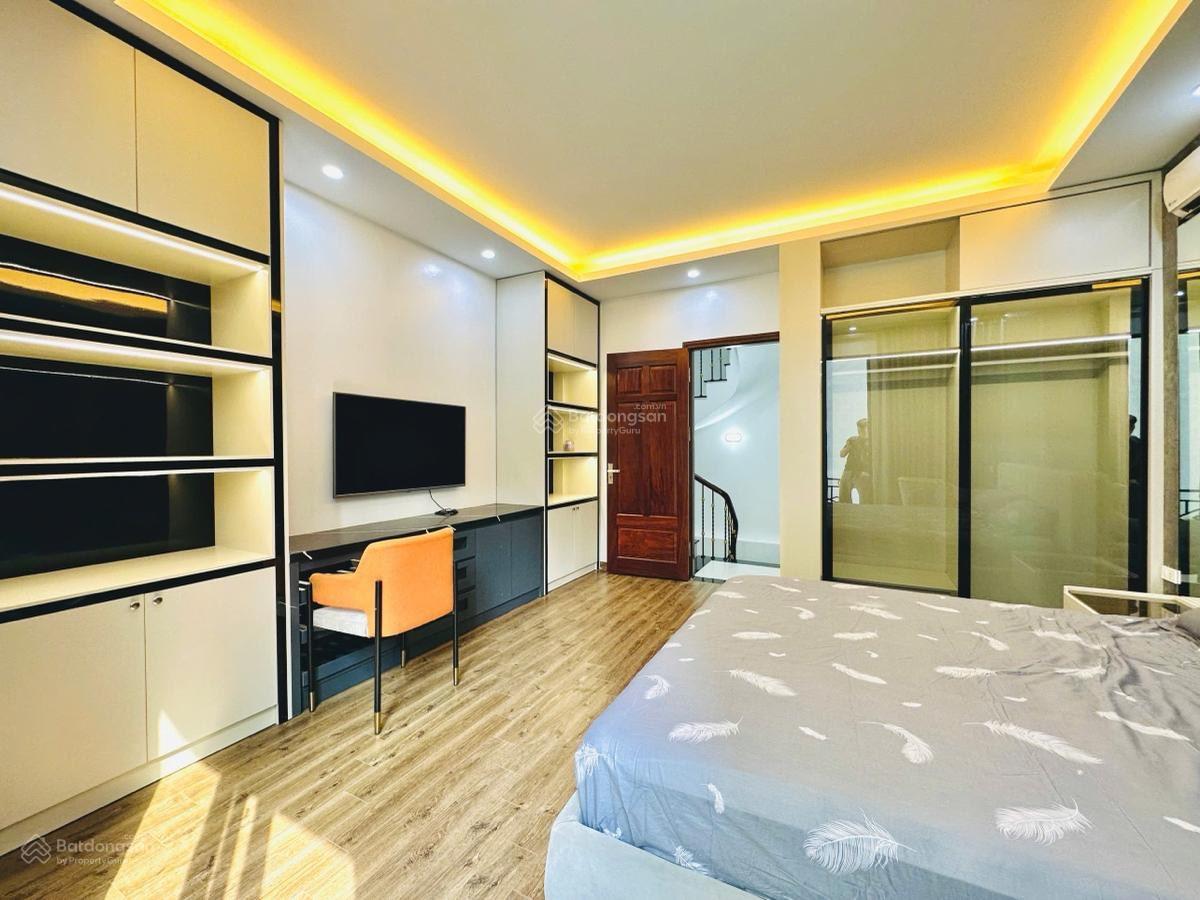 Bán nhà Xuân Thuỷ, Trần Thái Tông lô góc 3 thoáng, ô tô, ngõ nông, full NT,46m2*5T, gần trường ĐHSP