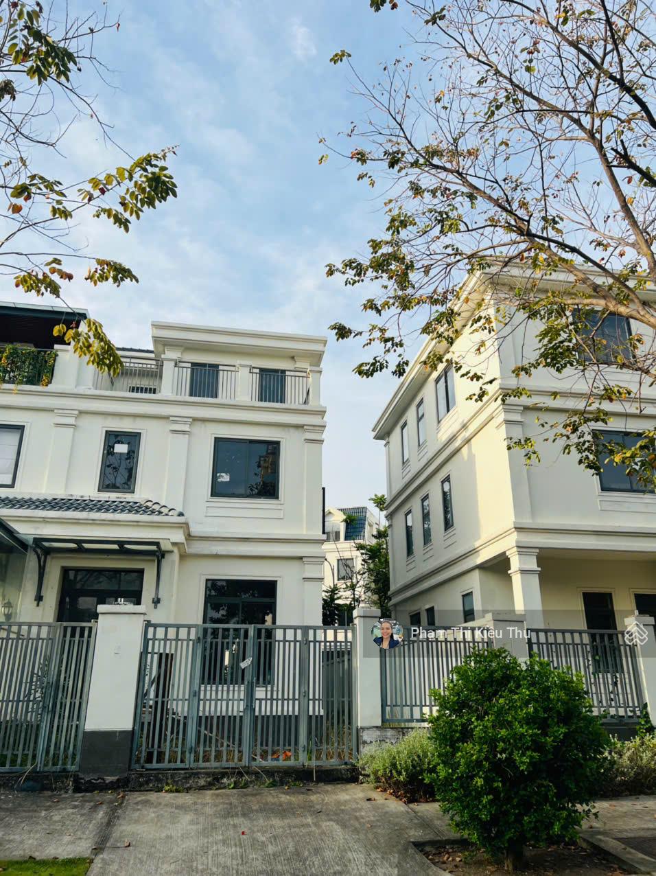 Kẹt tiền cần bán nhanh biệt thự view sông Lakeview City giá DT 160m2 giá bán 28,7 tỷ. Lh 0902 872 ***