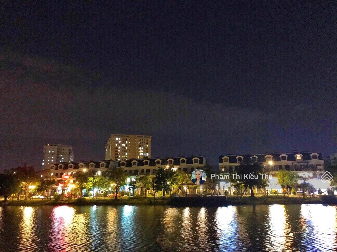 Kẹt tiền cần bán nhanh biệt thự view sông Lakeview City giá DT 160m2 giá bán 28,7 tỷ. Lh 0902 872 ***