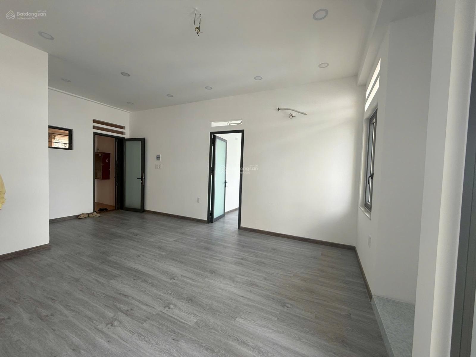 Bán căn hộ chung cư chợ Đầm - TTTP 2 phòng ngủ gần biển, chợ, trường học