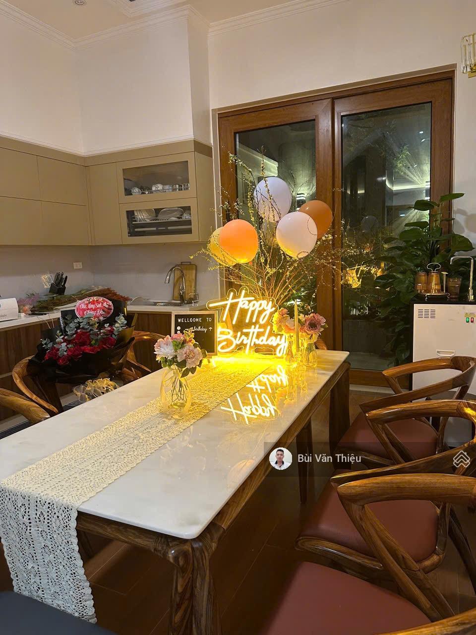 Nhà 4 tầng thang máy mặt đường phân lô Thiên Lôi gần Trung Tâm Thương Mại Aeon Mall