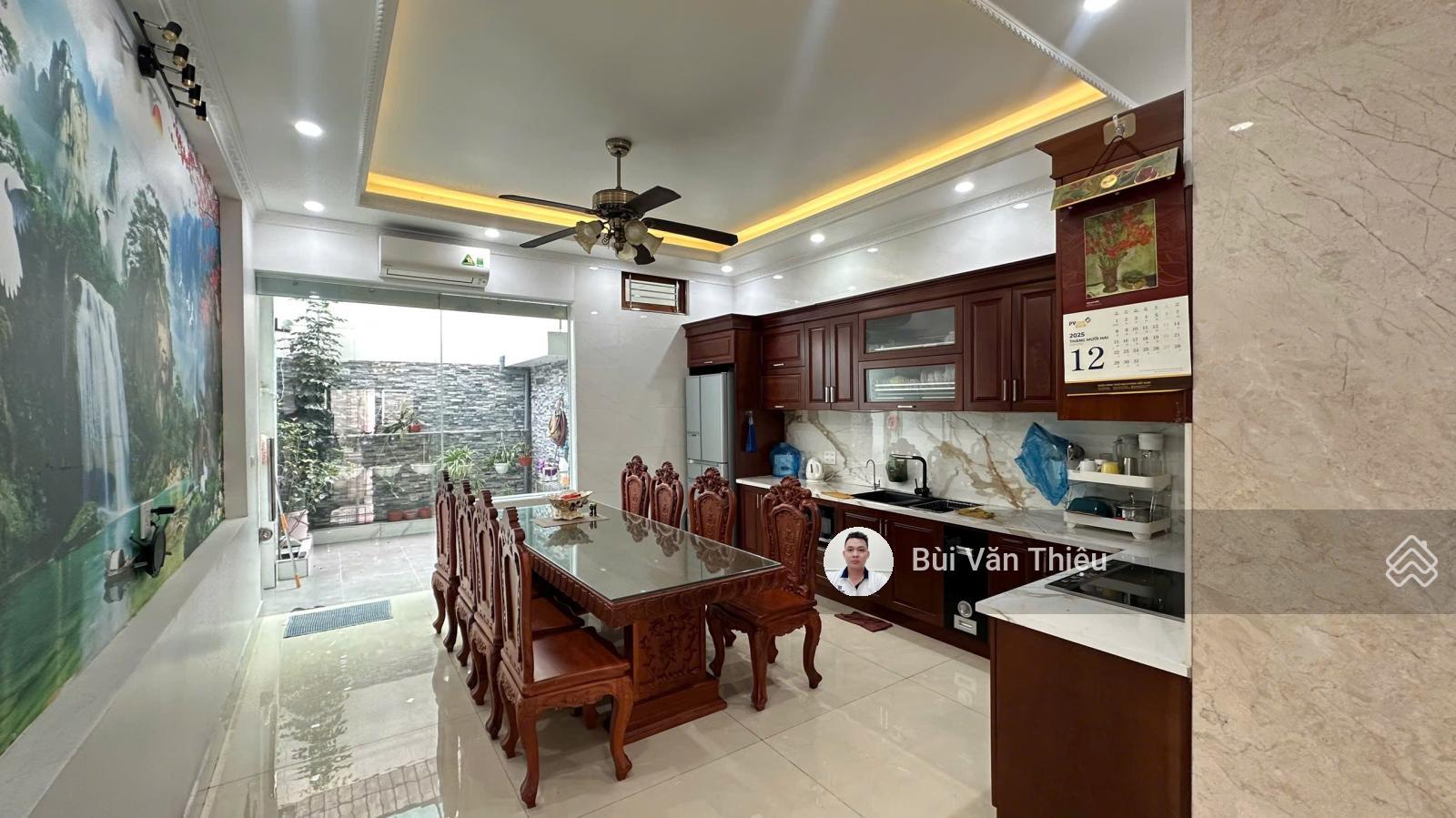 Bán nhà 4 tầng độc lập Mặt đường Hoàng Ngọc Phách - Quán Nam