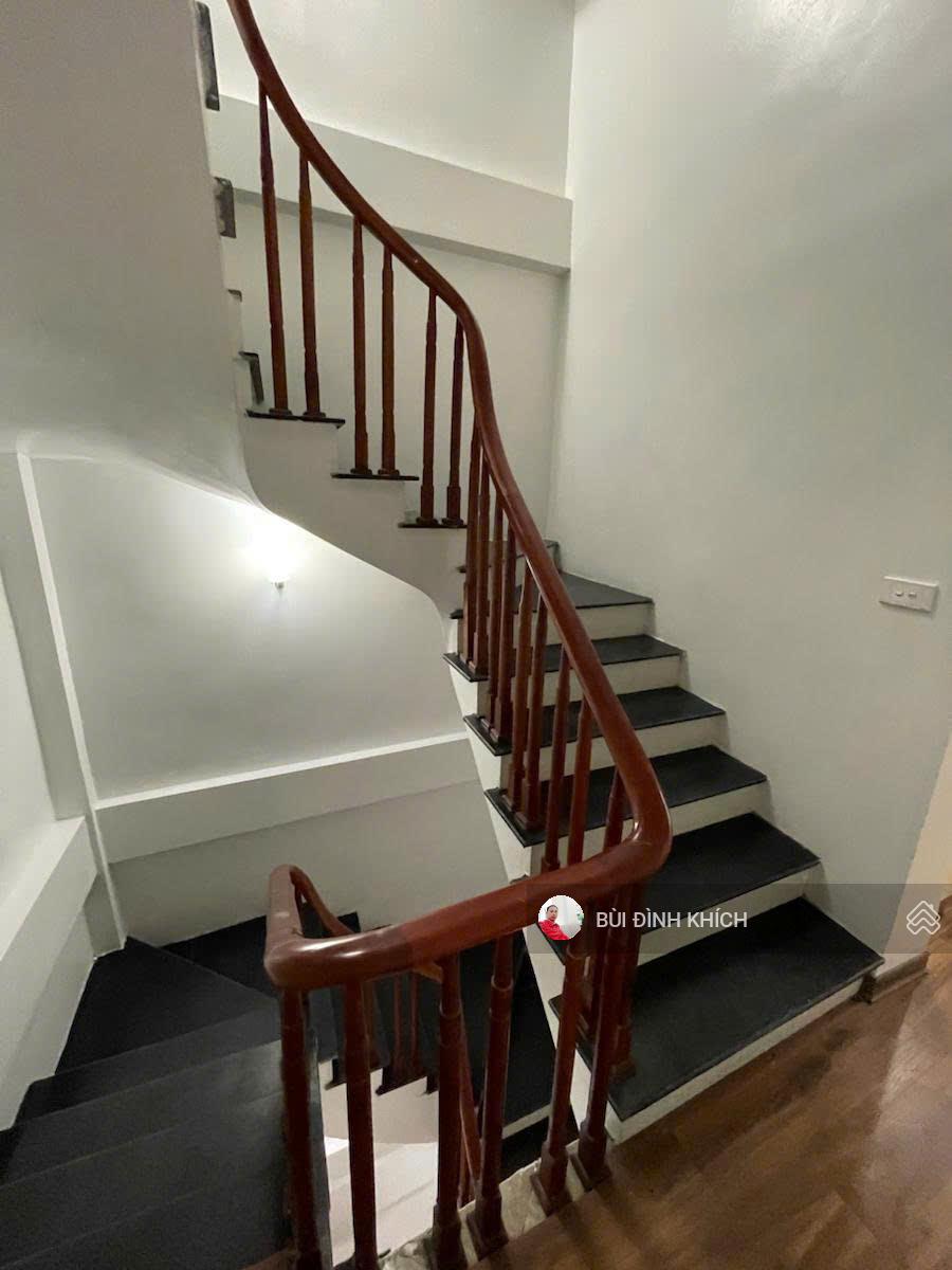 Bán nhà Định Công Thượng, phân lô, ô tô đỗ cổng, 42m2 - 4 Tầng - 5 Ngủ -Chỉ 7.6 tỷ có TL