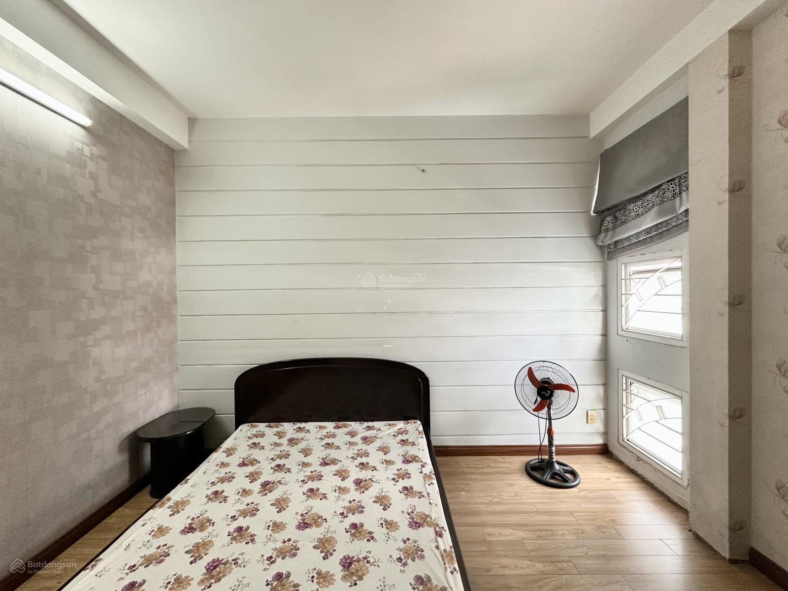 Cho thuê 1PN + 1PK 40m2 nội thất cơ bản, gần Bờ Kè Trường Sa, Q3, cam kết như hình, free 2 xe