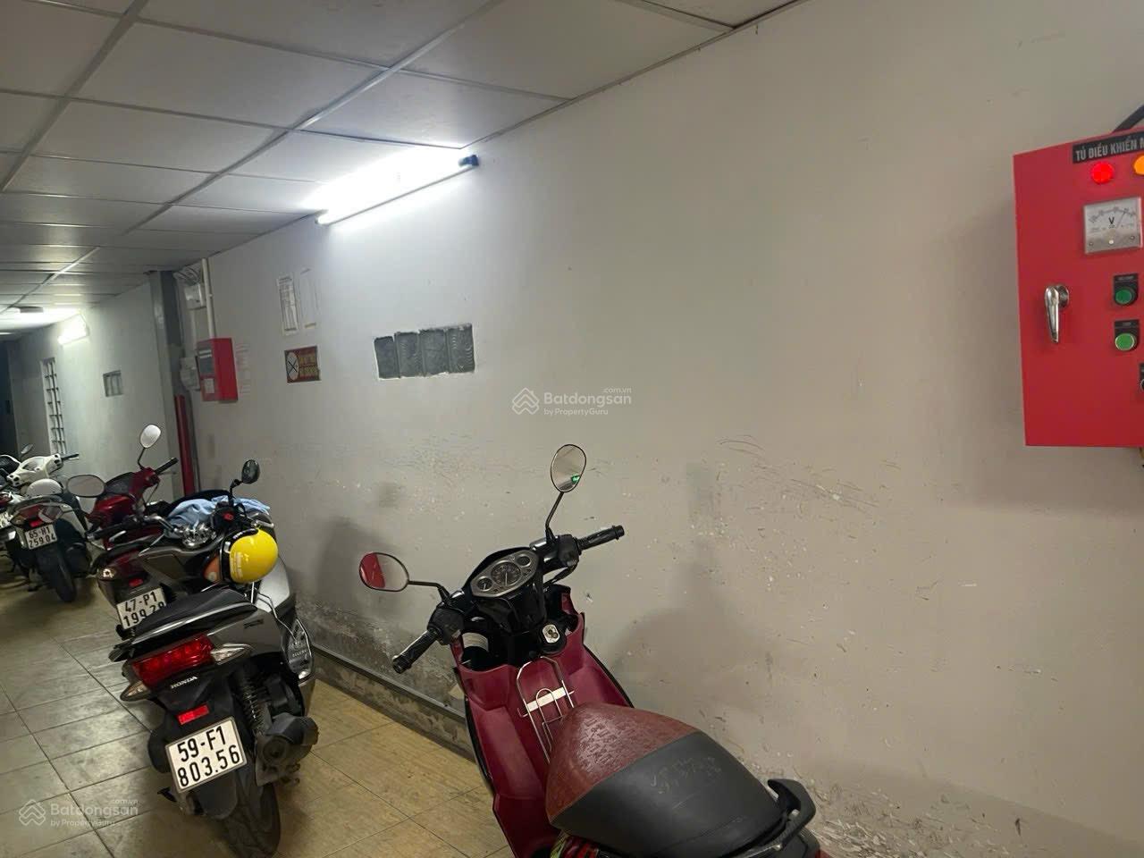 Bán gấp CHDV hẻm VIP ngay Phan Đăng Lưu, P3, Bình Thạnh 4,2x30m 6 tầng 32 phòng giá chỉ 17,8 tỷ TL